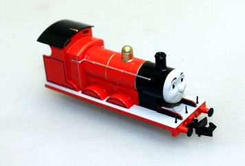 Loco Shell w/ Knuckle Coupler ( N James )